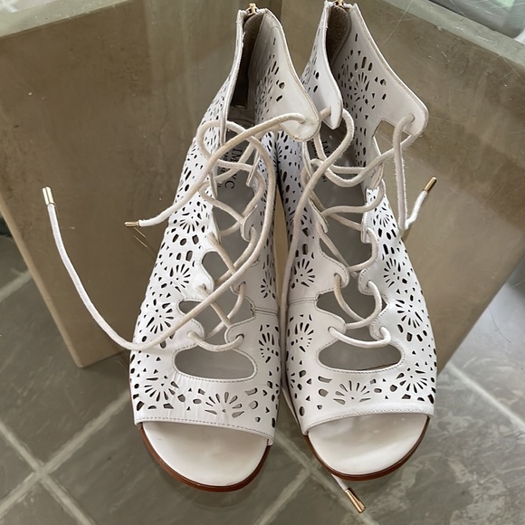 IMNYC, Isaac Mizrahi, lace up, back zip, eyelet booties,1” heel, EUC - Picture 5 of 9